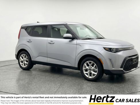 Used 2025 Kia Soul LX w/ LX Technology Package FWD image 1