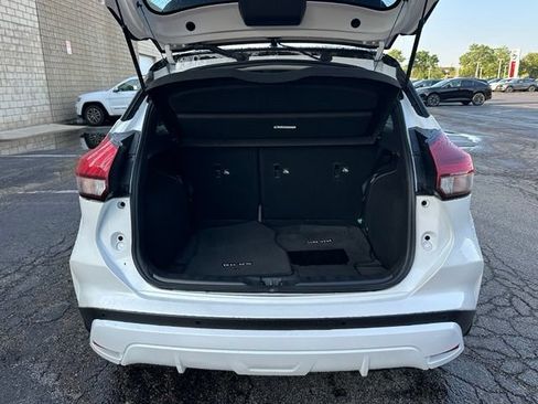Used 2023 Nissan Kicks SR w/ SR Premium Package FWD image 14
