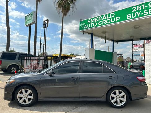 Used 2007 Toyota Camry SE image 3