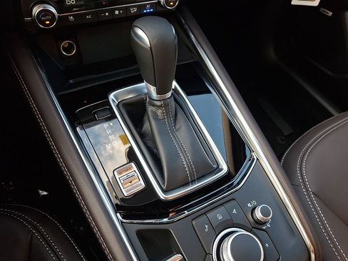 New 2025 MAZDA CX-5 Signature image 9