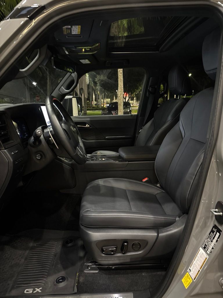 Used 2025 Lexus GX 550 w/ Accessory Package (Z1) AWD/4WD image 7