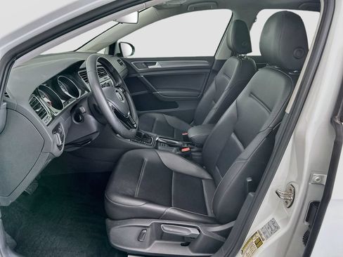 Used 2020 Volkswagen Golf 4-Door FWD image 17
