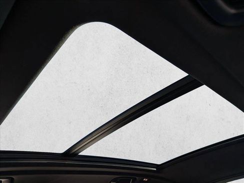 Used 2025 BMW X5 xDrive50e w/ Parking Assistance Package image 17