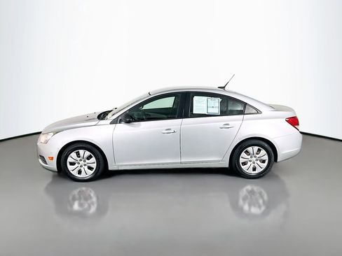 Used 2014 Chevrolet Cruze LS image 4