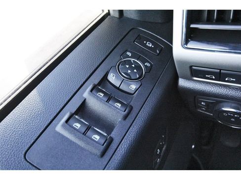 Used 2019 Ford F250 Lariat w/ Lariat Ultimate Package AWD/4WD image 21