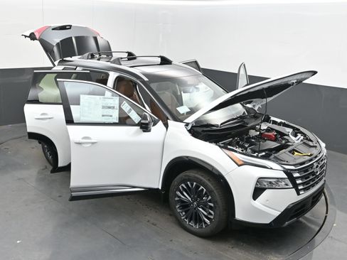 New 2026 Nissan Rogue Platinum w/ Platinum Premium Package image 40