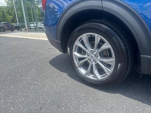Used 2021 Ford Explorer XLT w/ Equipment Group 202A AWD/4WD image 30