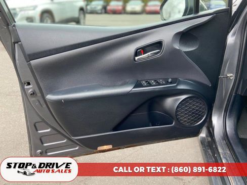 Used 2017 Toyota Prius Two image 10