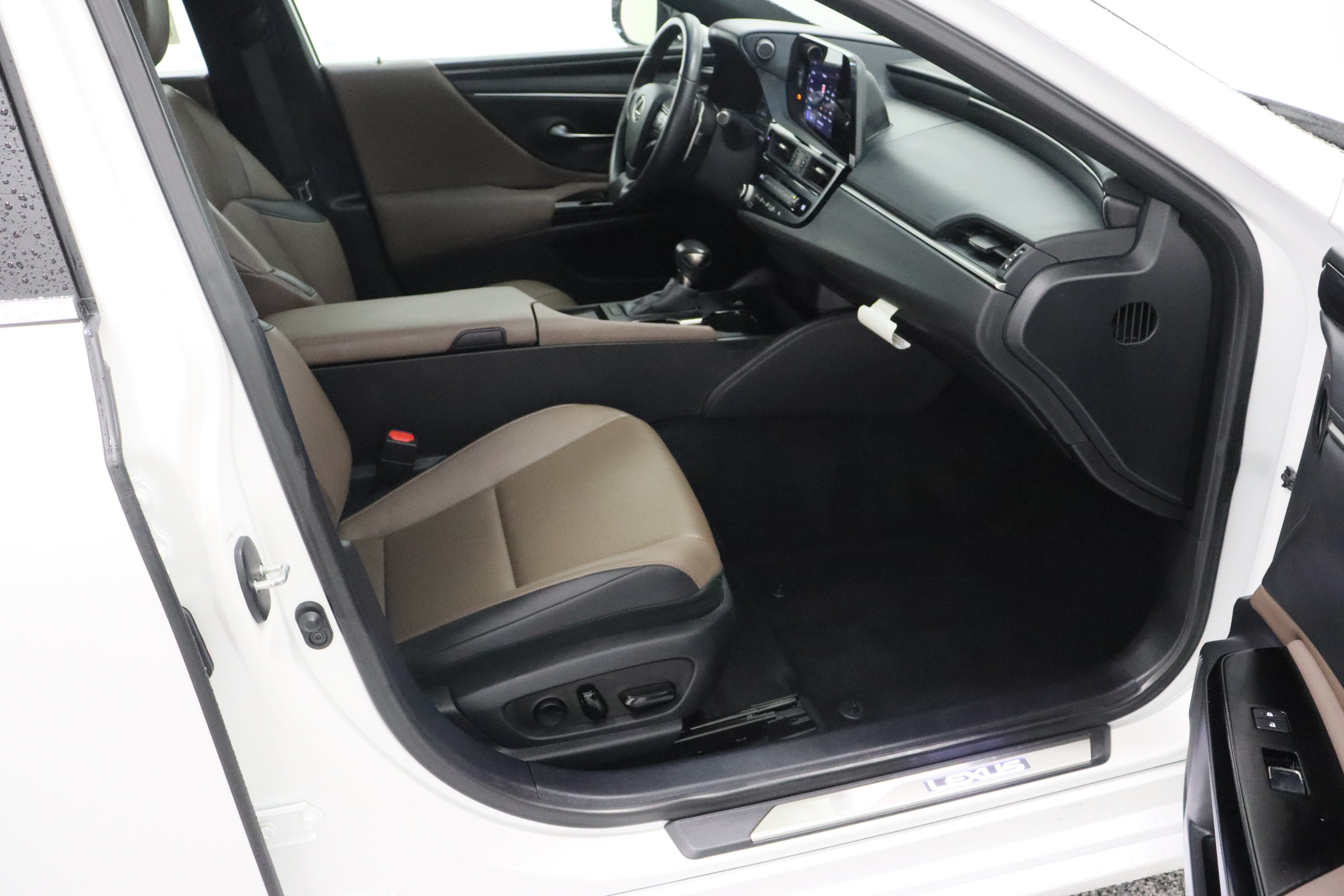 Used 2024 Lexus ES 350 w/ Accessory Package (Z1) FWD image 38