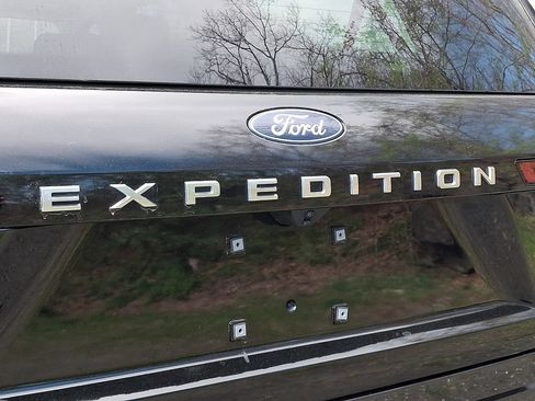 Used 2025 Ford Expedition Max Platinum AWD/4WD image 30