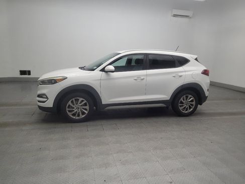 Used 2017 Hyundai Tucson SE w/ SE Popular Package 02 FWD image 2