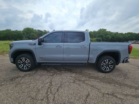 Used 2025 GMC Sierra 1500 AT4 w/ AT4 Preferred Package AWD/4WD image 7