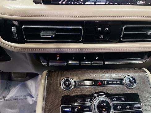 Used 2022 Lincoln Aviator Reserve w/ Equipment Group 201A image 17