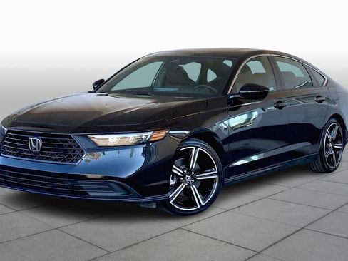 Used 2023 Honda Accord Sport image 2