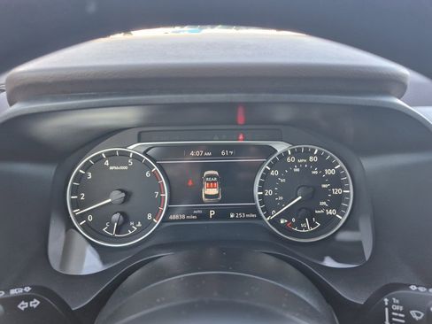 Used 2023 Nissan Rogue S image 20