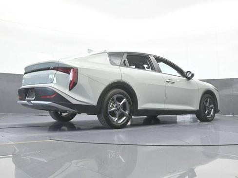 Used 2025 Kia K4 FWD image 57