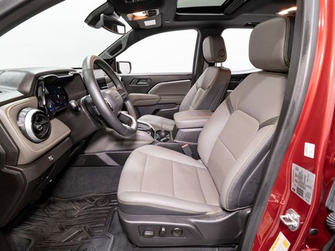 Used 2025 Chevrolet Colorado ZR2 w/ Technology Package image 17