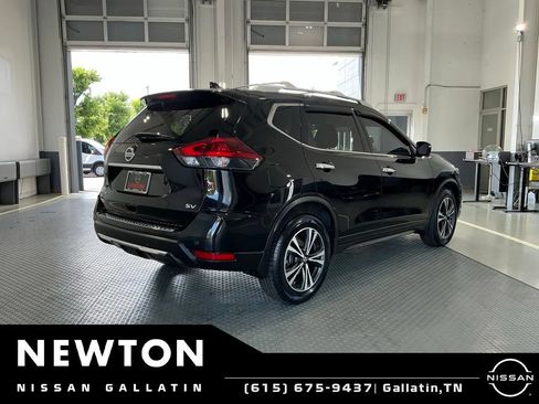 Used 2019 Nissan Rogue SV w/ Premium Package FWD image 23