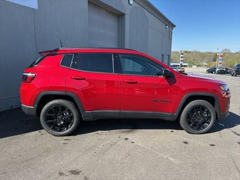 New 2026 Jeep Compass Latitude AWD/4WD image 34