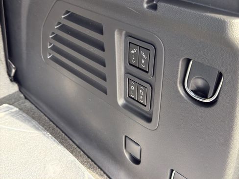 New 2026 Chevrolet Traverse RS image 33