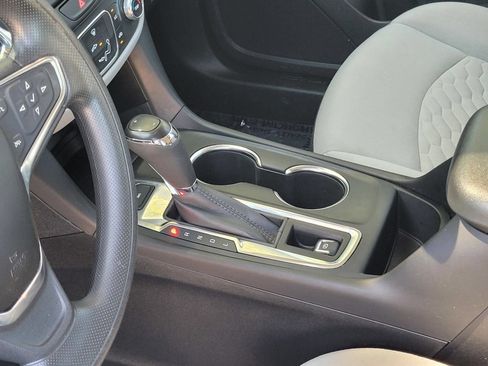 Used 2021 Chevrolet Equinox LS AWD/4WD image 20