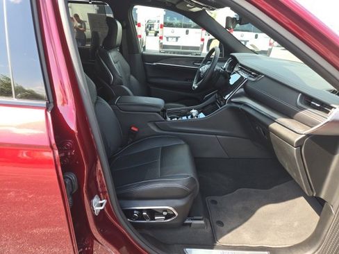 Used 2024 Jeep Grand Cherokee L Overland w/ Advanced Protech Group III image 26