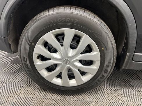 Used 2018 Nissan Rogue S AWD/4WD image 8