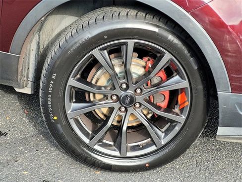 Used 2018 Ford Explorer XLT w/ Equipment Group 202A image 9