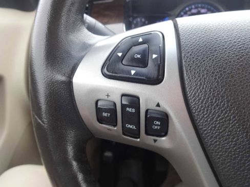 Used 2015 Ford Taurus Limited image 18