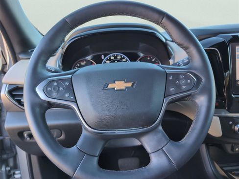 Used 2023 Chevrolet Traverse Premier image 20