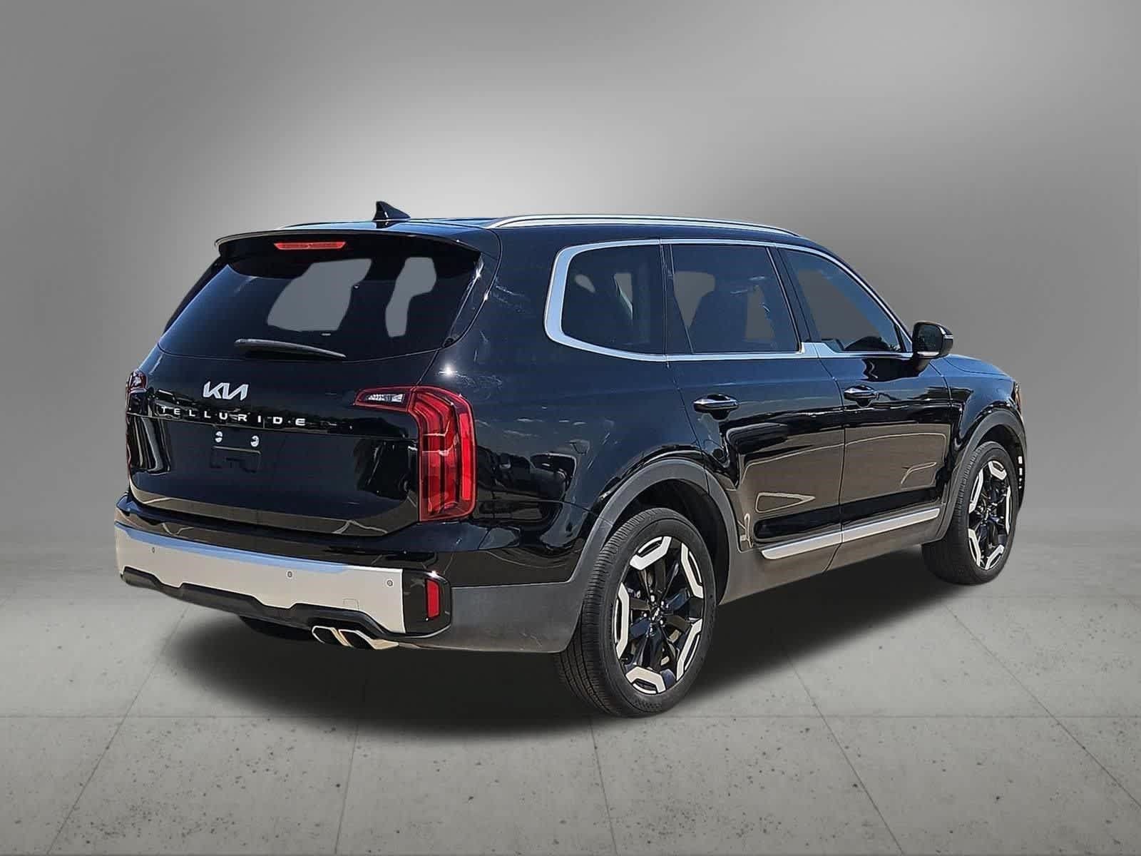 Certified 2024 Kia Telluride S FWD image 6