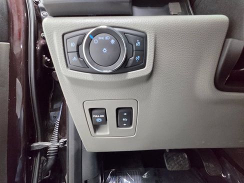 Used 2018 Ford F150 XLT w/ Equipment Group 302A Luxury AWD/4WD image 22
