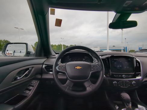 Used 2023 Chevrolet Traverse LT AWD/4WD image 15