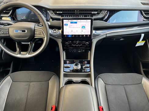 New 2023 Jeep Grand Cherokee Trailhawk w/ Advanced Protech Group II AWD/4WD image 12