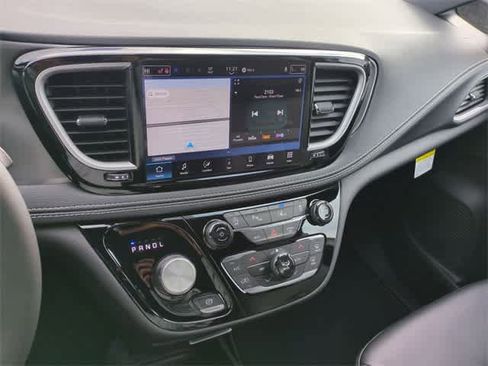 New 2026 Chrysler Pacifica Select image 28