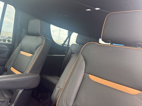 Certified 2023 GMC Yukon XL AT4 w/ AT4 Premium Plus Package AWD/4WD image 31