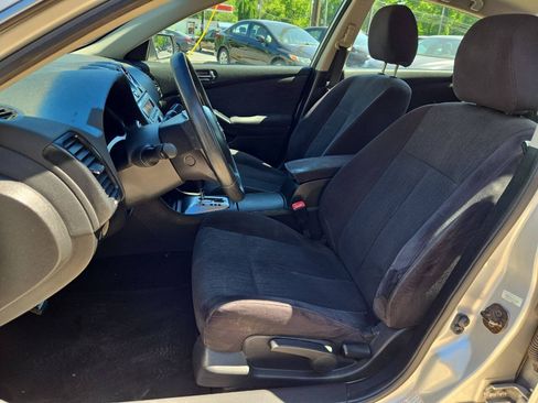 Used 2010 Nissan Altima 2.5 S FWD image 13