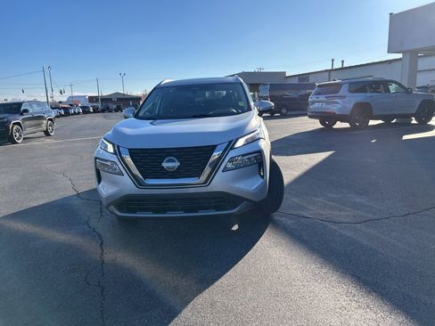 Used 2023 Nissan Rogue SL w/ SL Premium Package image 9