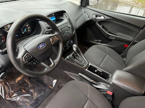 Used 2018 Ford Focus SE image 19