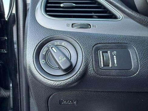 Used 2018 Dodge Journey Crossroad w/ Driver Convenience Group image 32