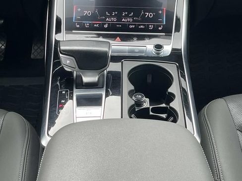 Used 2019 Audi Q8 Prestige AWD/4WD image 17