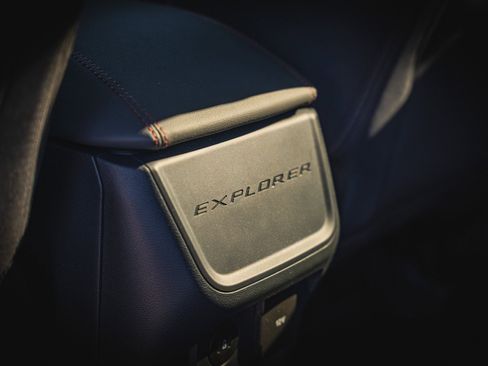 Certified 2025 Ford Explorer Active image 17