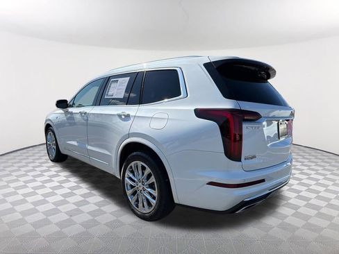 Used 2022 Cadillac XT6 Premium Luxury image 7