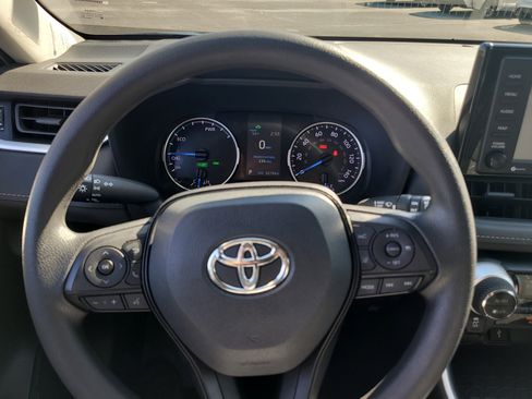 Used 2022 Toyota RAV4 XLE image 29