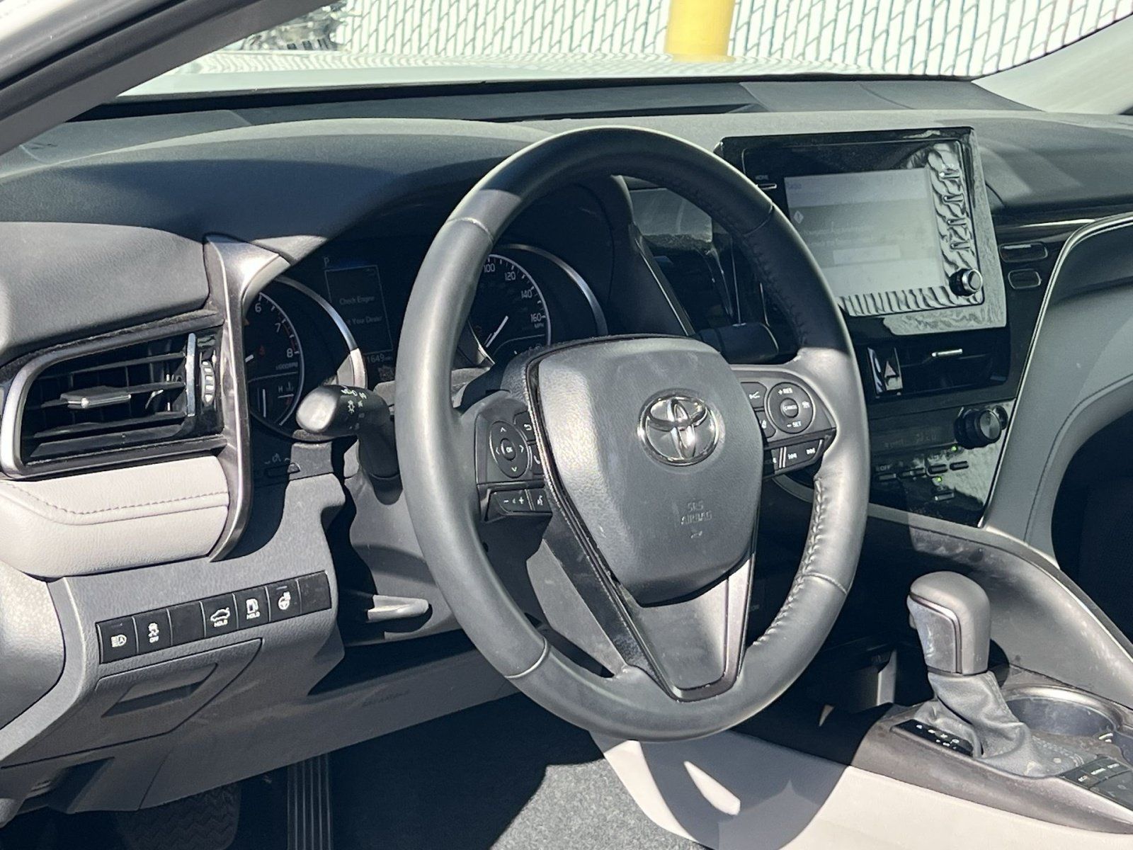 Used 2024 Toyota Camry SE w/ Cold Weather Package FWD image 14