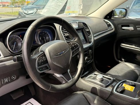 Used 2019 Chrysler 300 Touring L w/ Quick Order Package 22F RWD image 9
