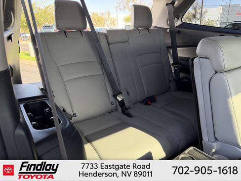 Used 2016 Honda Pilot Touring image 13