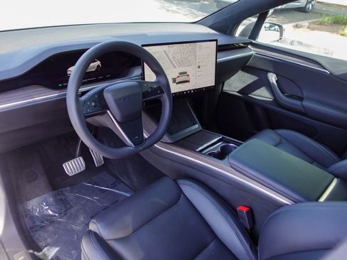 Used 2023 Tesla Model X Standard Range image 10