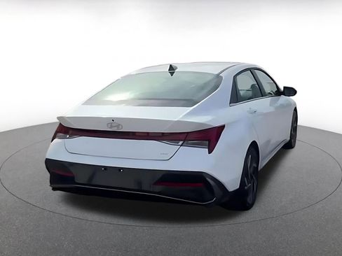 Used 2025 Hyundai Elantra Limited image 14