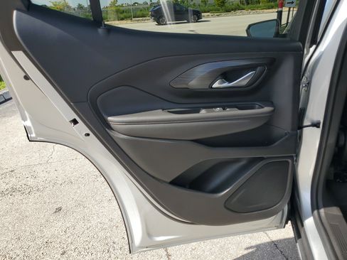 Used 2022 GMC Terrain SLE image 31